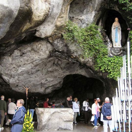 Helping the Sick in Lourdes – Catholic Chaplaincy to the Universities ...